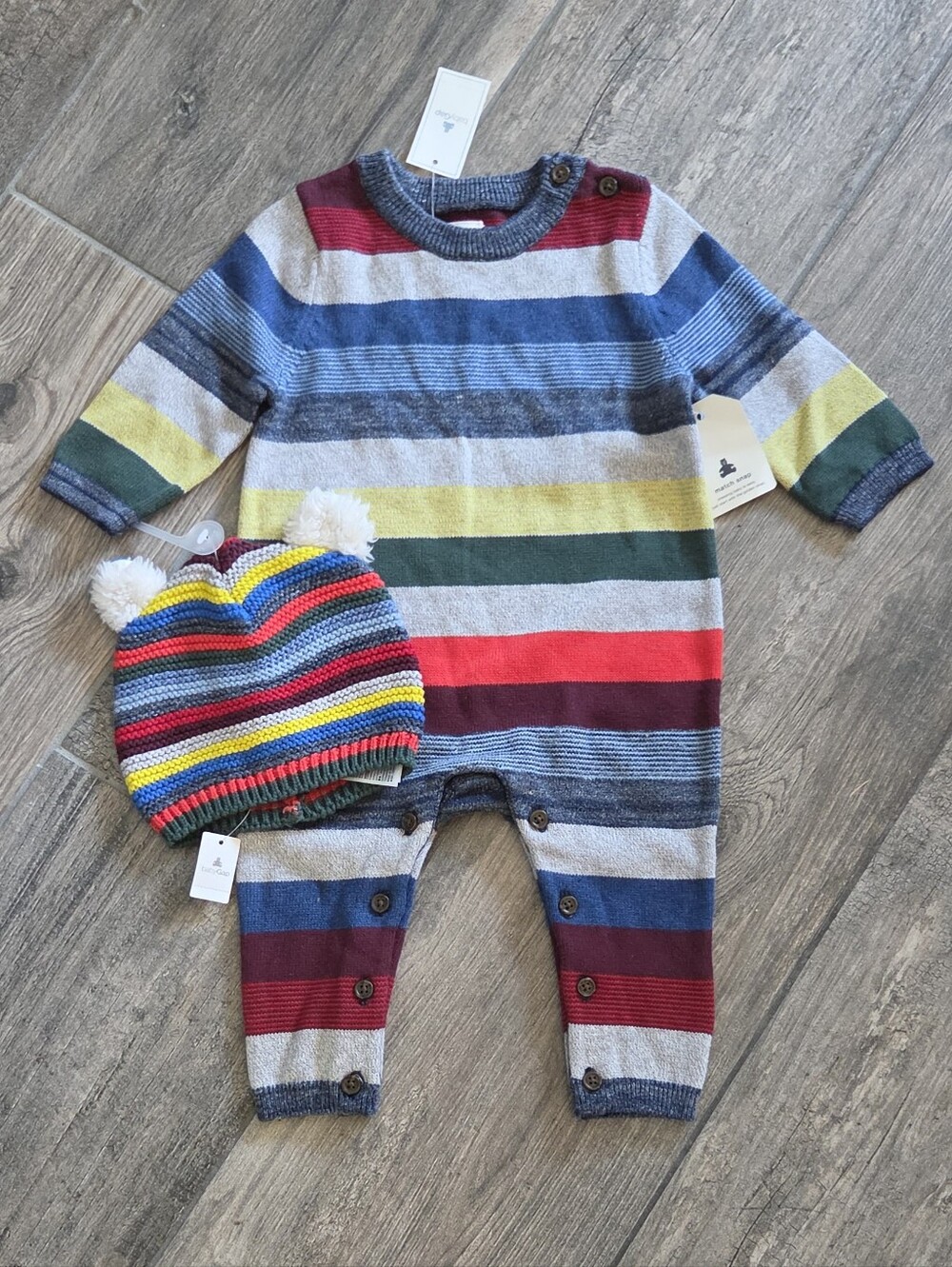 GAP Baby NWT 3-6 Months Multi Striped Knit One-Piece Romper and Matching Hat